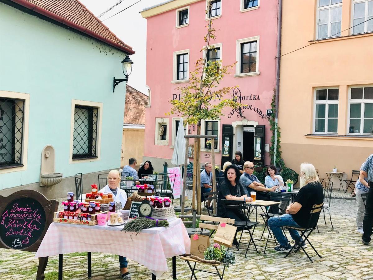 Boutique Apartments U Rolanda, Mikulasske Namesti Znojmo Exterior foto