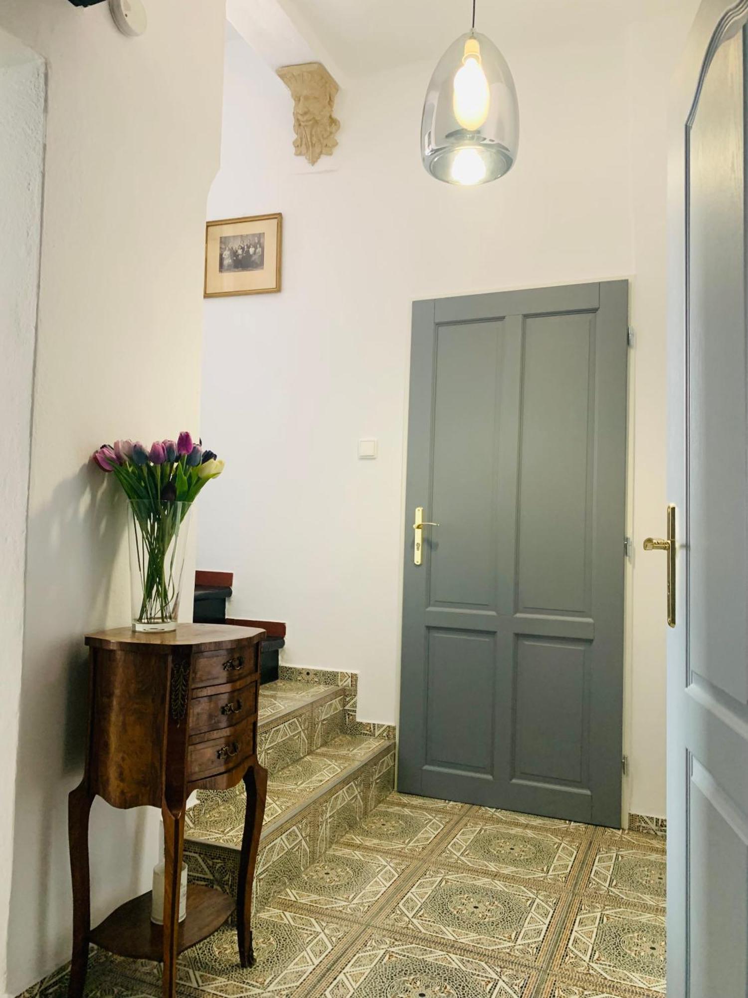 Boutique Apartments U Rolanda, Mikulasske Namesti Znojmo Exterior foto