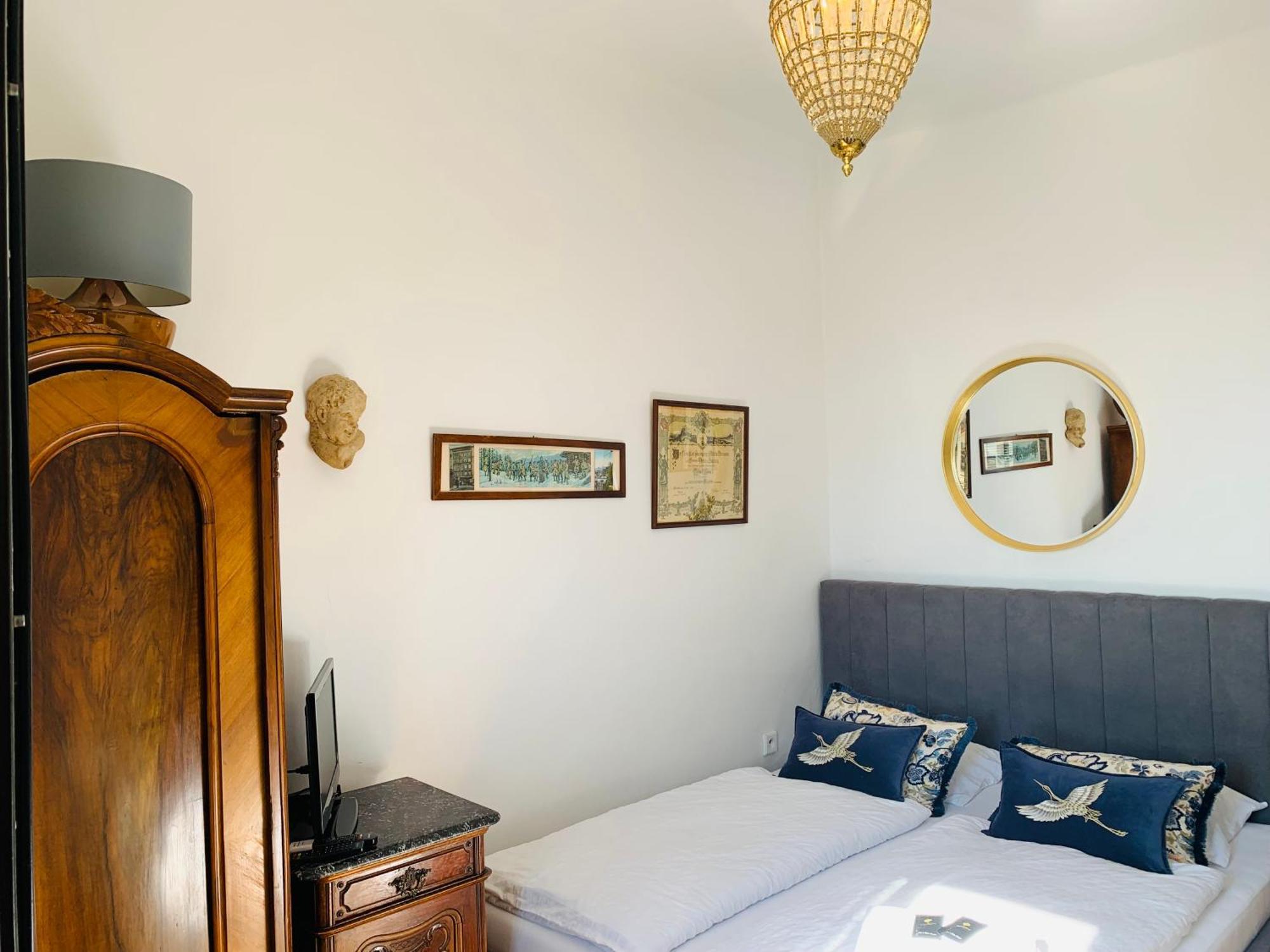 Boutique Apartments U Rolanda, Mikulasske Namesti Znojmo Cameră foto