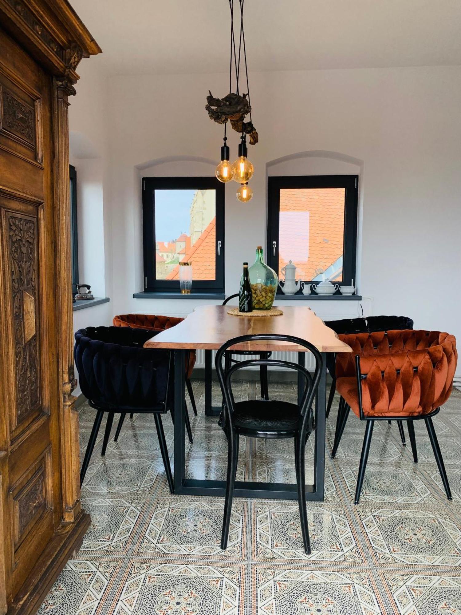 Boutique Apartments U Rolanda, Mikulasske Namesti Znojmo Exterior foto